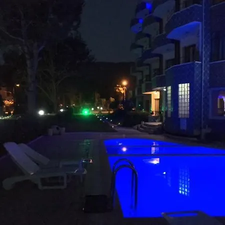 Hotel Art Beach *