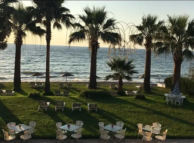 Art Beach Ξενοδοχείο *