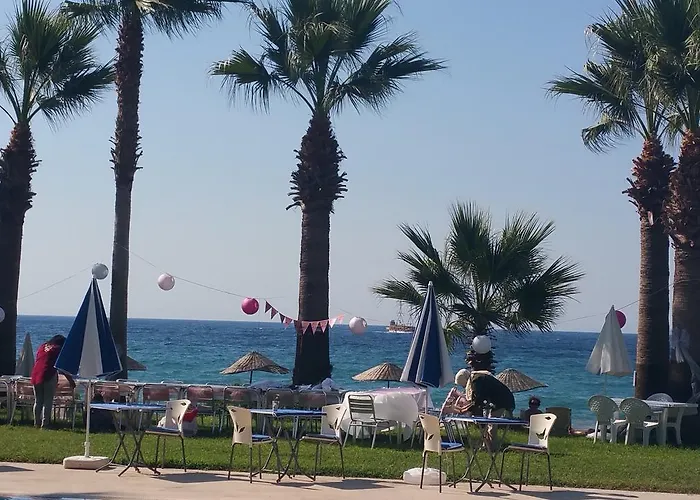 Art Beach Ξενοδοχείο *